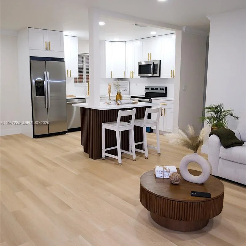 1084 SW 4th Ave, Pompano Beach FL 33060