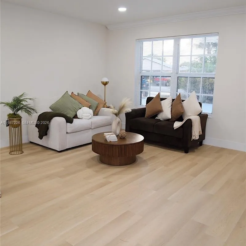 1084 SW 4th Ave, Pompano Beach FL 33060