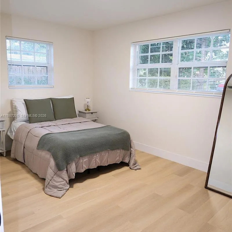 1084 SW 4th Ave, Pompano Beach FL 33060