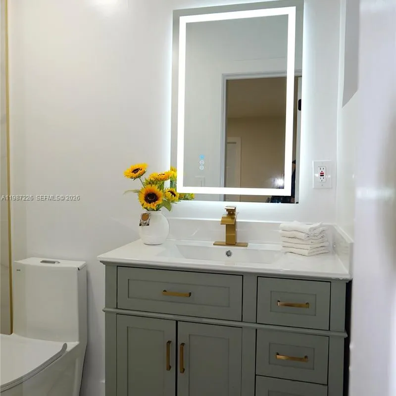 1084 SW 4th Ave, Pompano Beach FL 33060