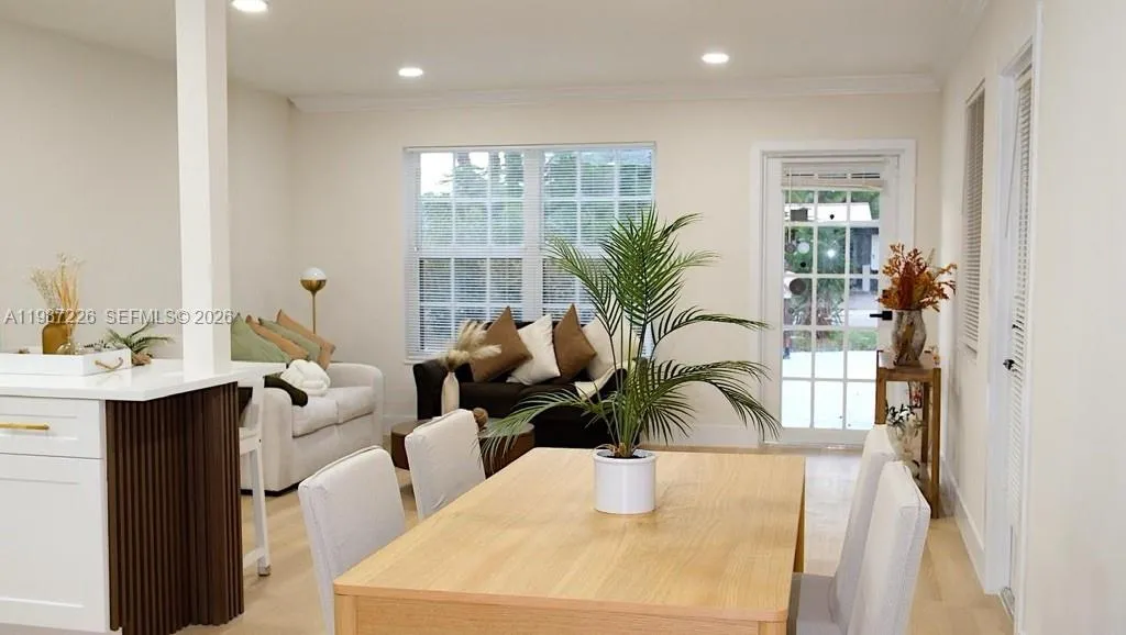 1084 SW 4th Ave, Pompano Beach FL 33060