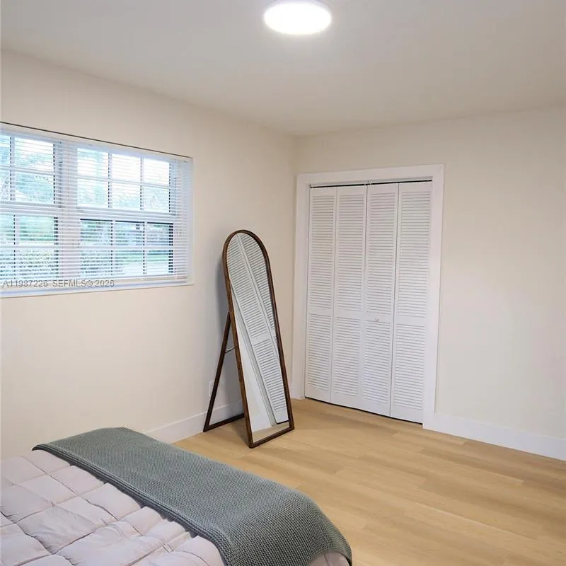 1084 SW 4th Ave, Pompano Beach FL 33060