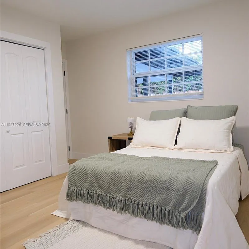 1084 SW 4th Ave, Pompano Beach FL 33060