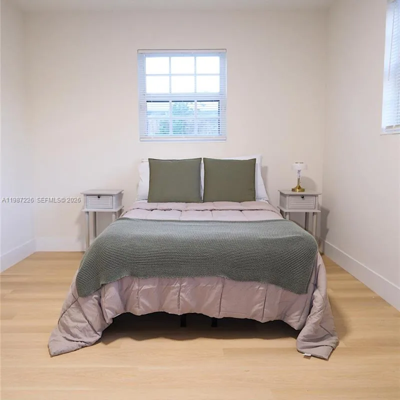 1084 SW 4th Ave, Pompano Beach FL 33060