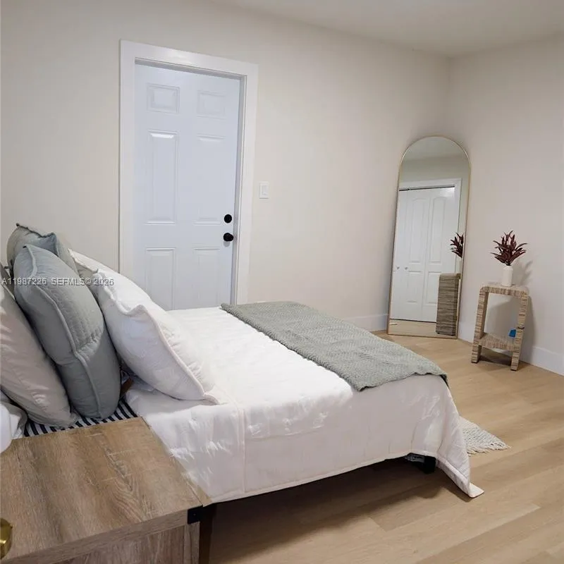 1084 SW 4th Ave, Pompano Beach FL 33060