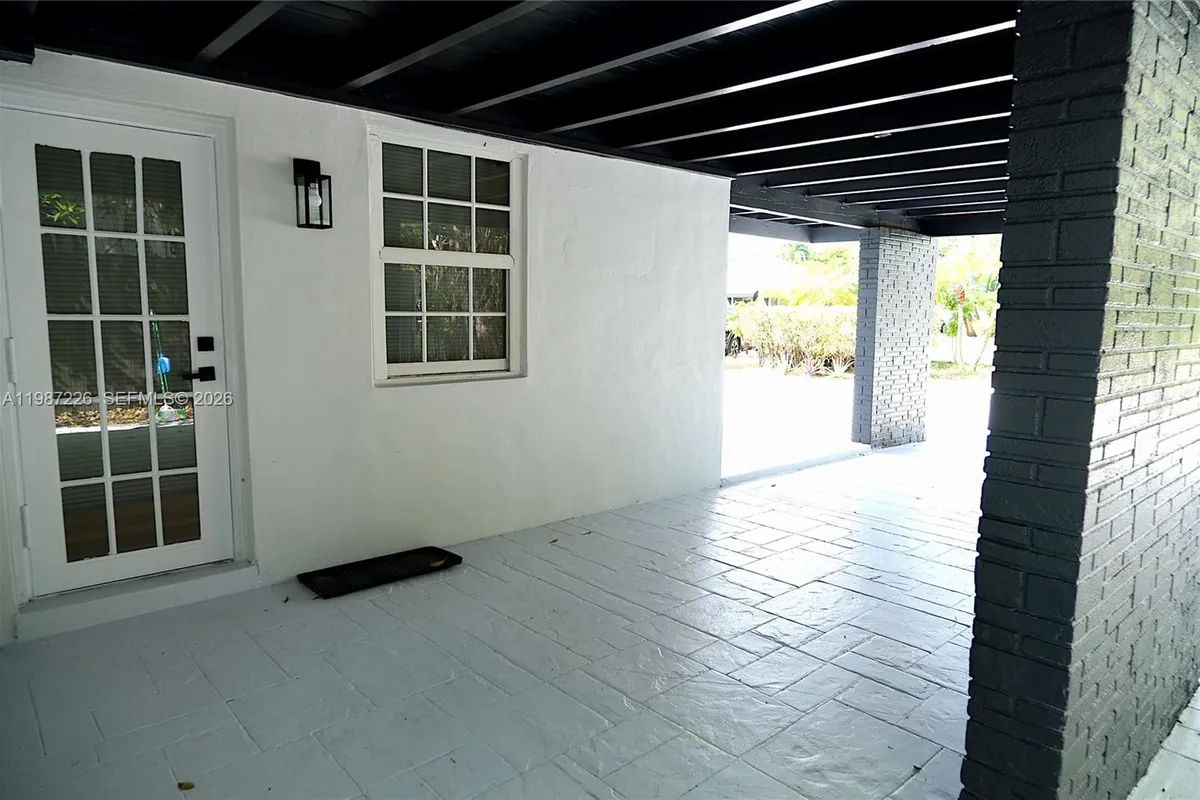 1084 SW 4th Ave, Pompano Beach FL 33060