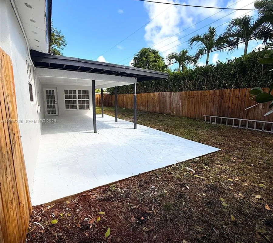 1084 SW 4th Ave, Pompano Beach FL 33060