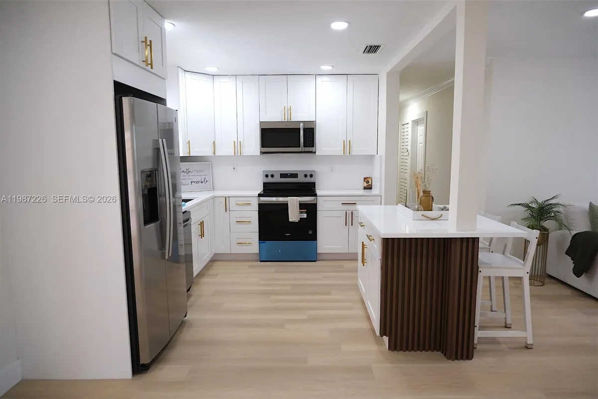 1084 SW 4th Ave, Pompano Beach FL 33060