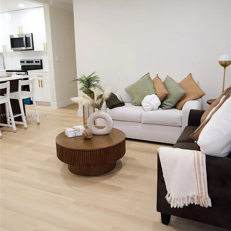 1084 SW 4th Ave, Pompano Beach FL 33060