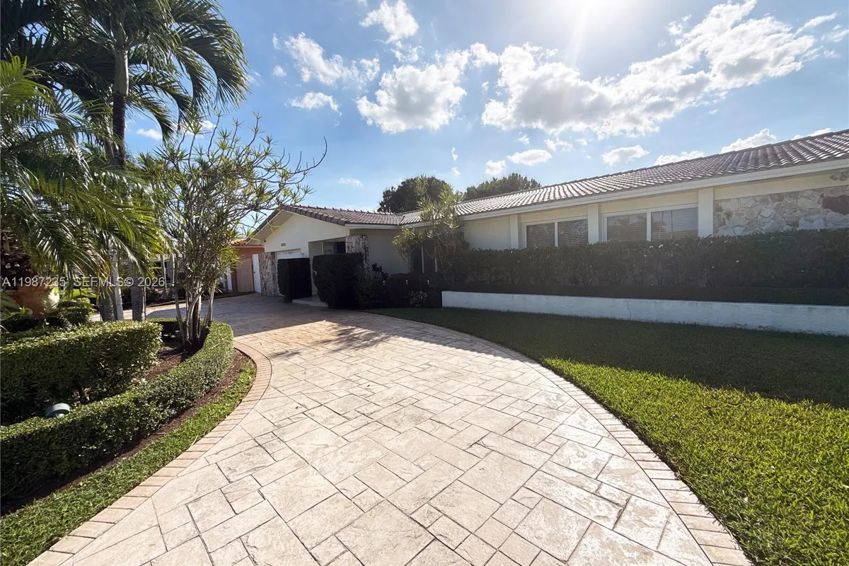 1804 SW 104th Ct, Miami FL 33165