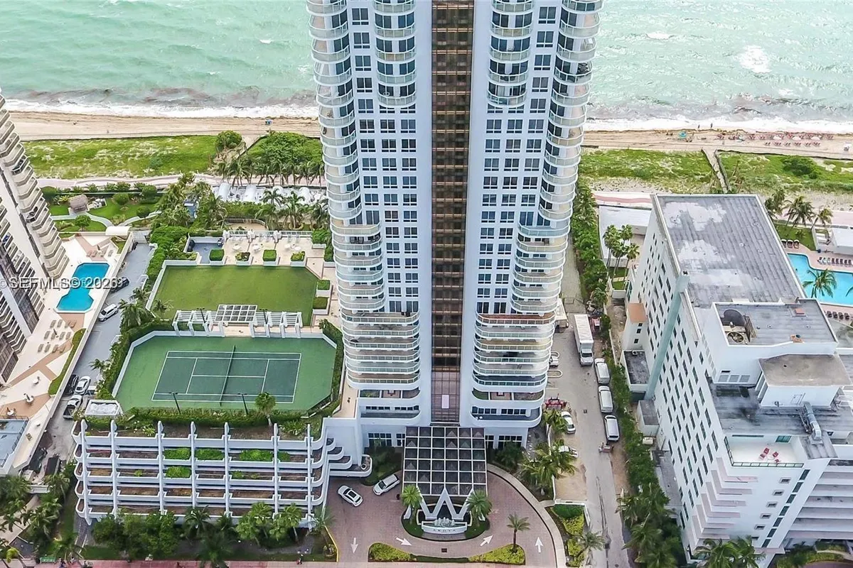 6365 Collins Ave # 2810, Miami Beach FL 33141