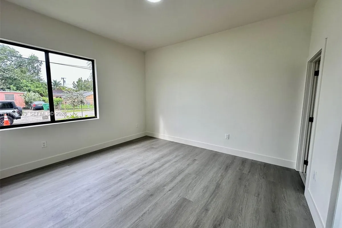 2399 NW 105th St # 1, Miami FL 33147