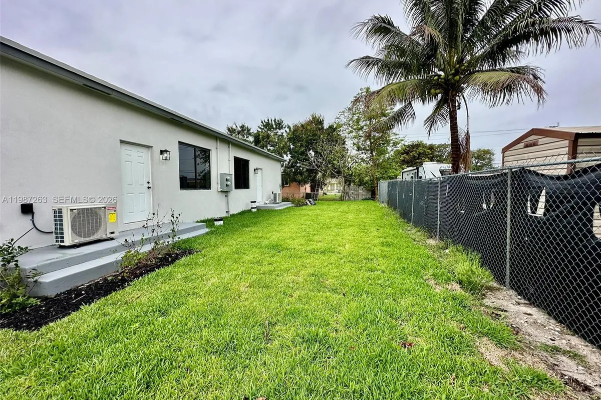 2399 NW 105th St # 1, Miami FL 33147