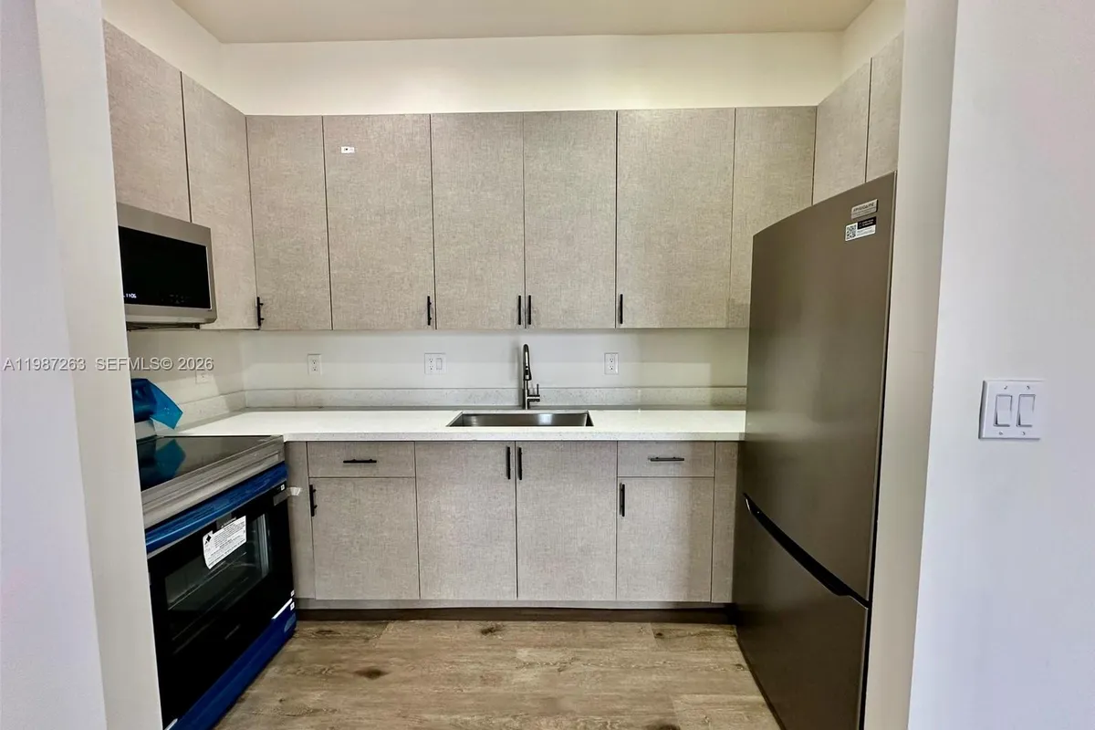 2399 NW 105th St # 1, Miami FL 33147
