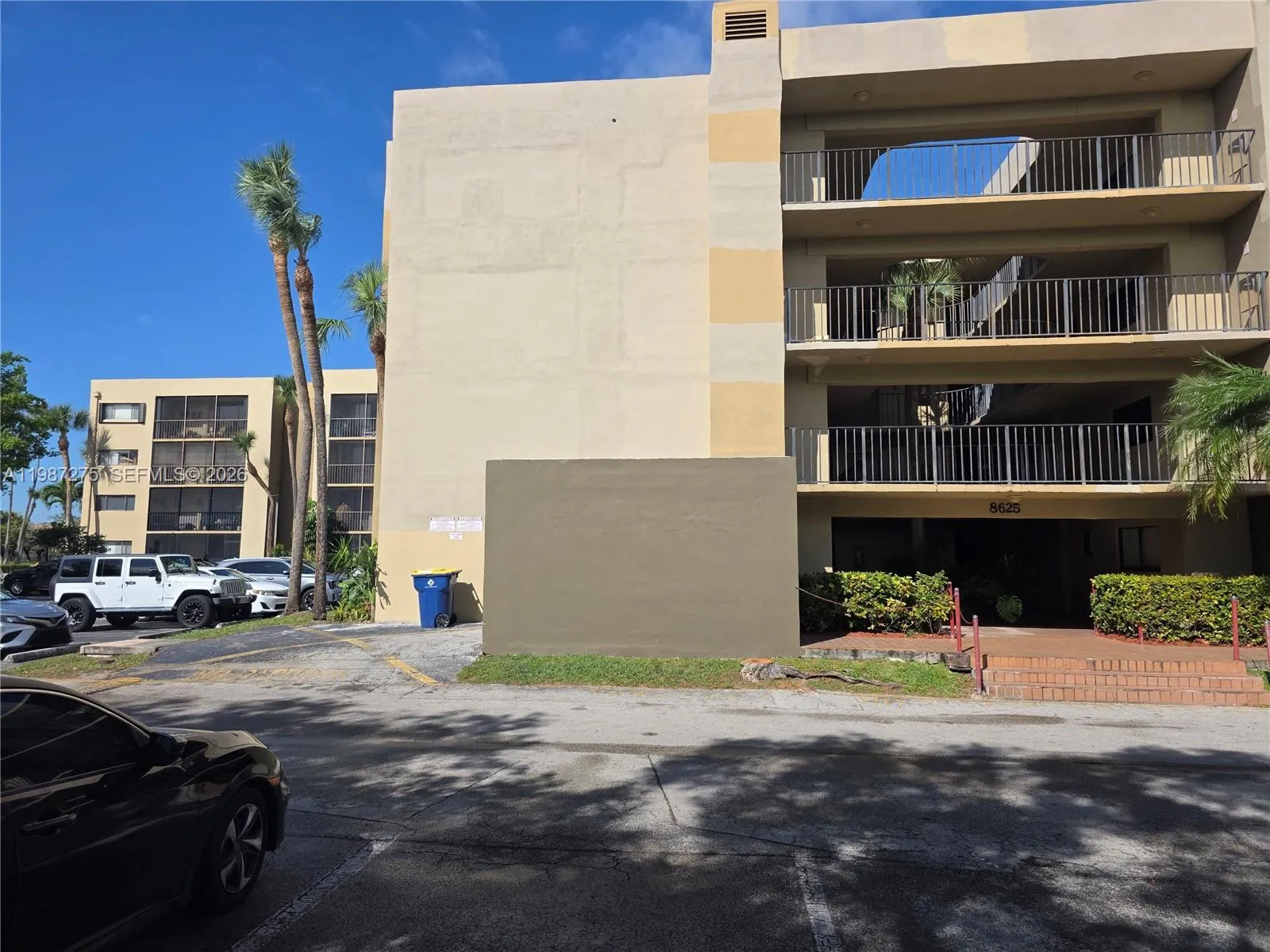 8615 NW 8th St # 319, Miami FL 33126