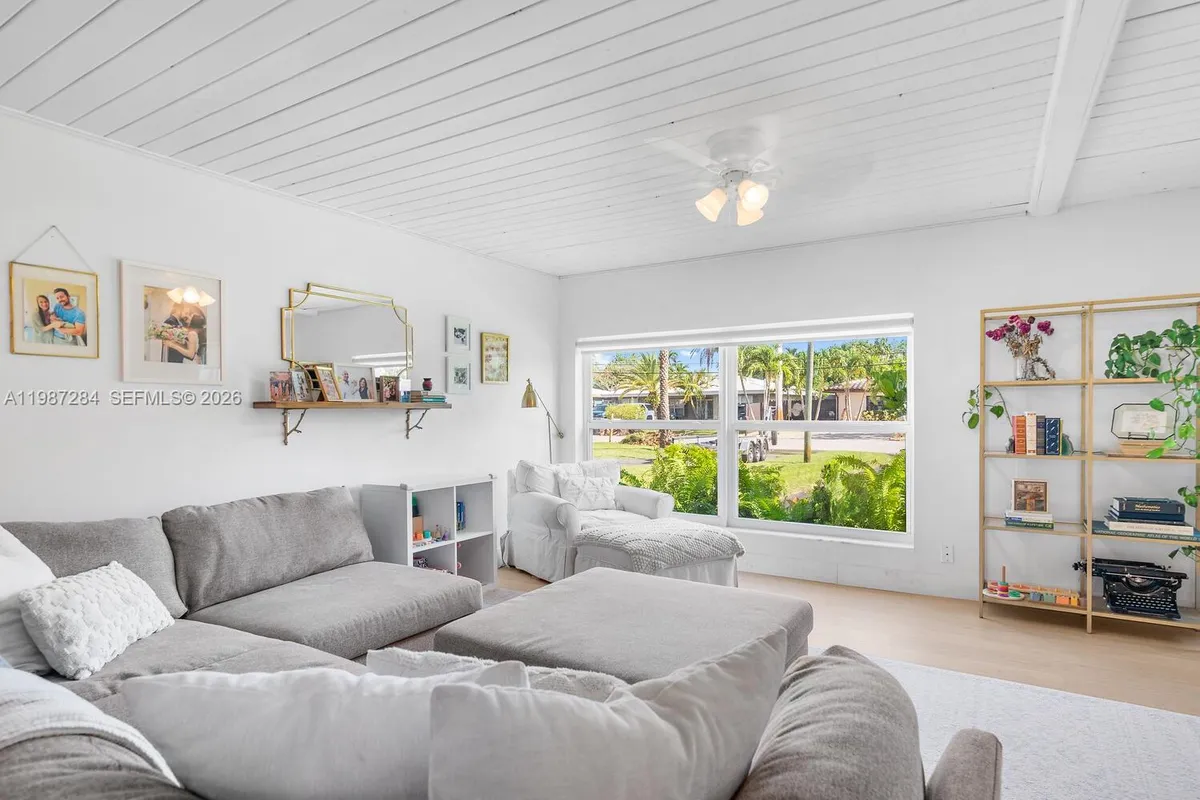 1724 SW 4th St, Fort Lauderdale FL 33312