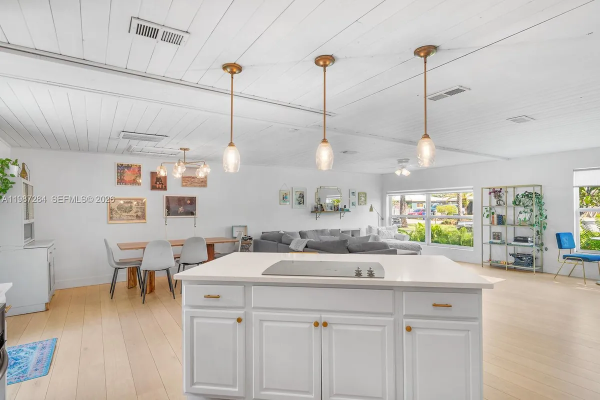 1724 SW 4th St, Fort Lauderdale FL 33312