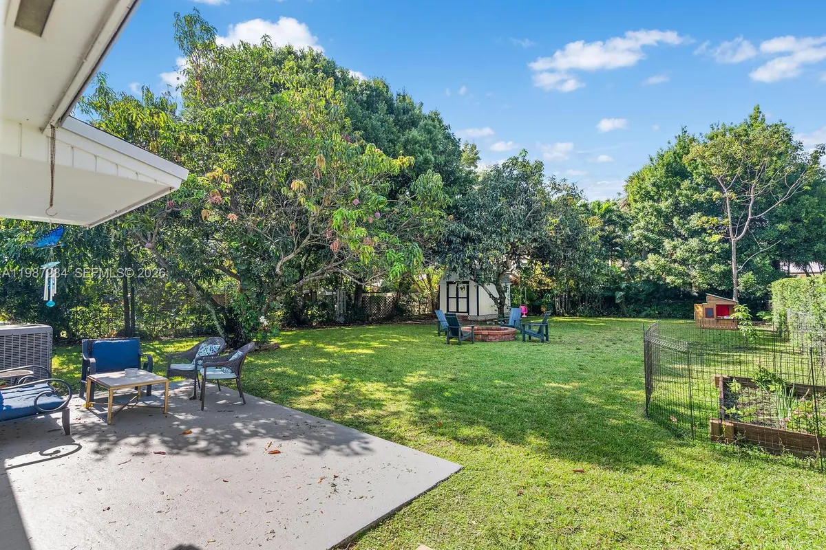 1724 SW 4th St, Fort Lauderdale FL 33312