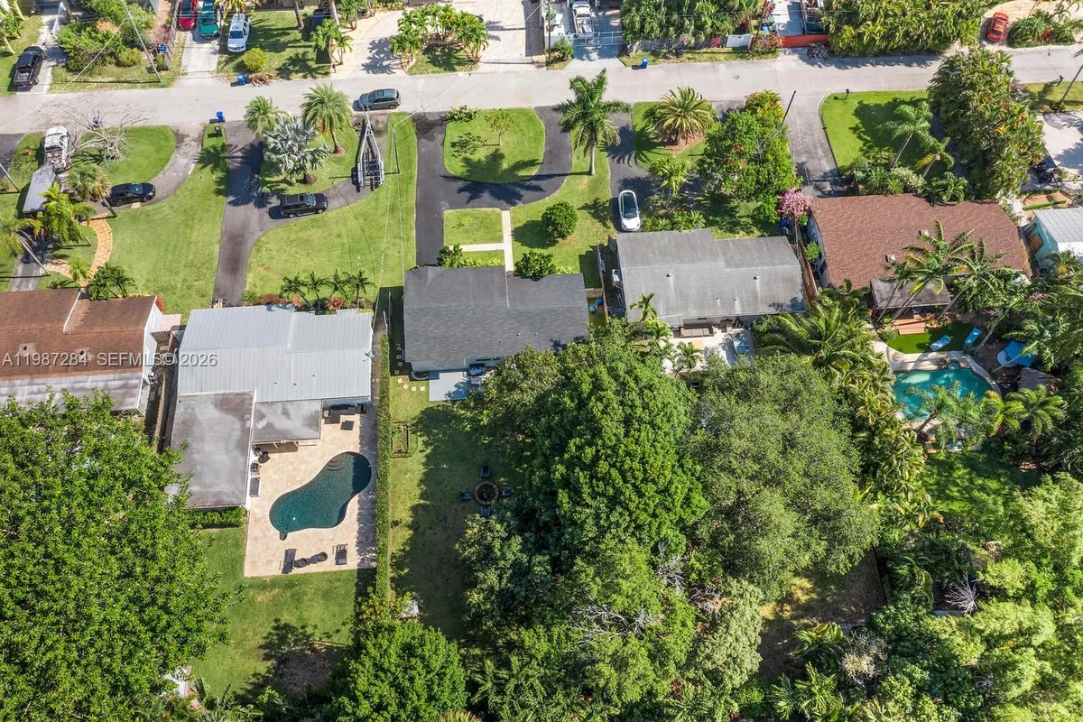 1724 SW 4th St, Fort Lauderdale FL 33312