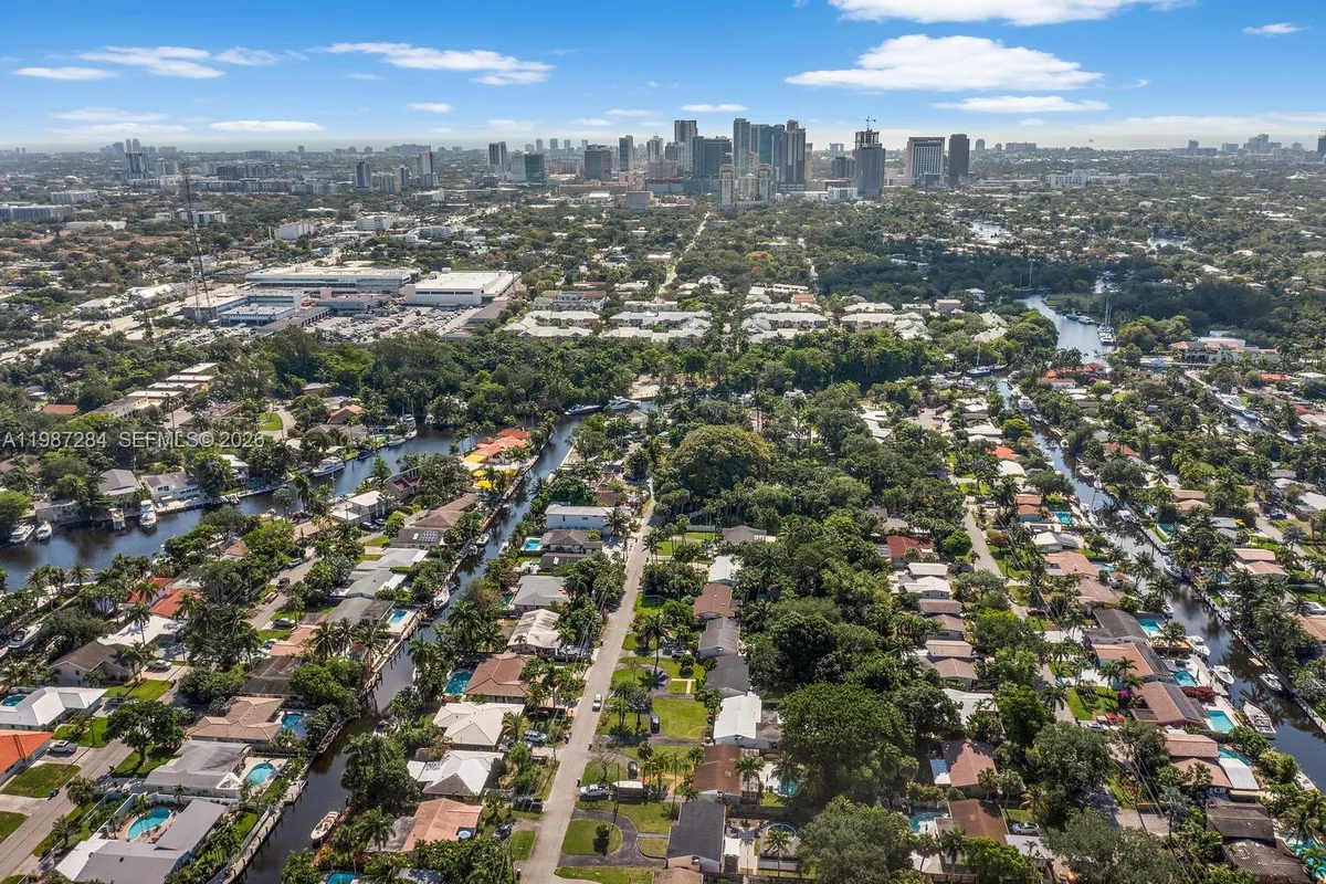 1724 SW 4th St, Fort Lauderdale FL 33312