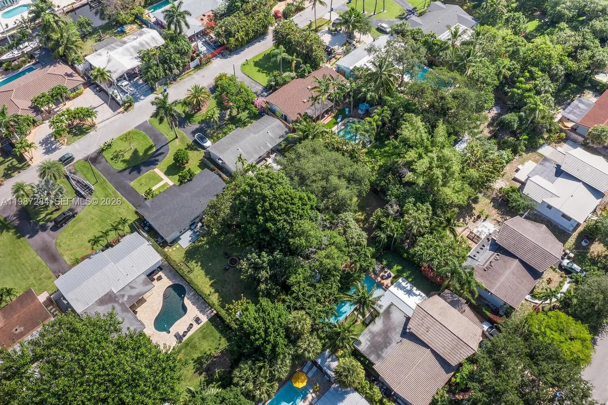 1724 SW 4th St, Fort Lauderdale FL 33312