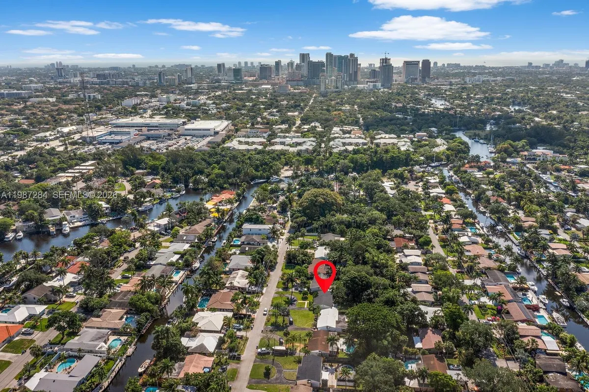 1724 SW 4th St, Fort Lauderdale FL 33312