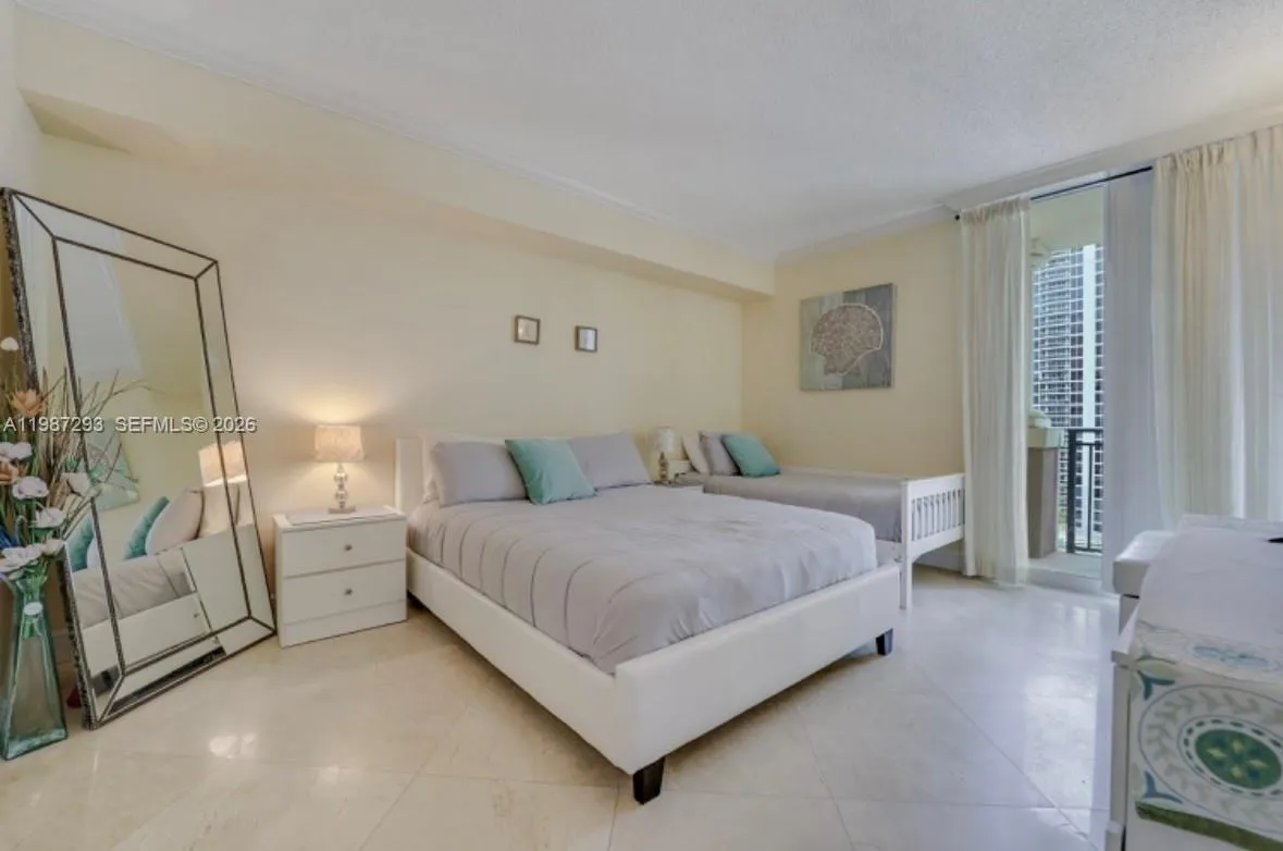 17555 Atlantic Blvd # 1205, Sunny Isles Beach FL 33160