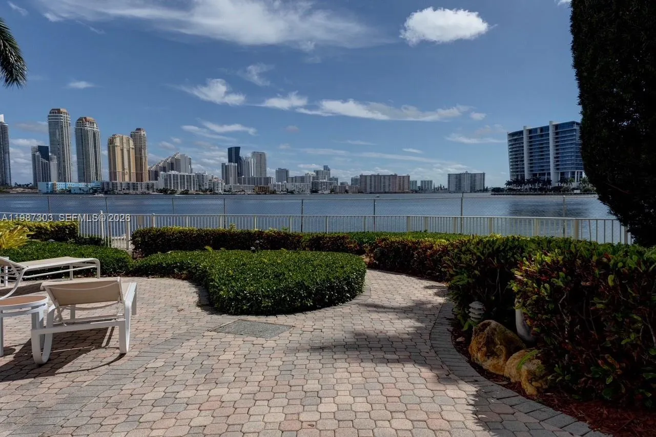 3600 Mystic Pointe Dr # 613, Aventura FL 33180