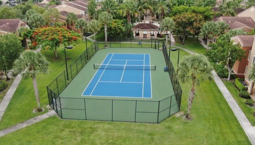 8000 N Nob Hill Rd # 107, Tamarac FL 33321