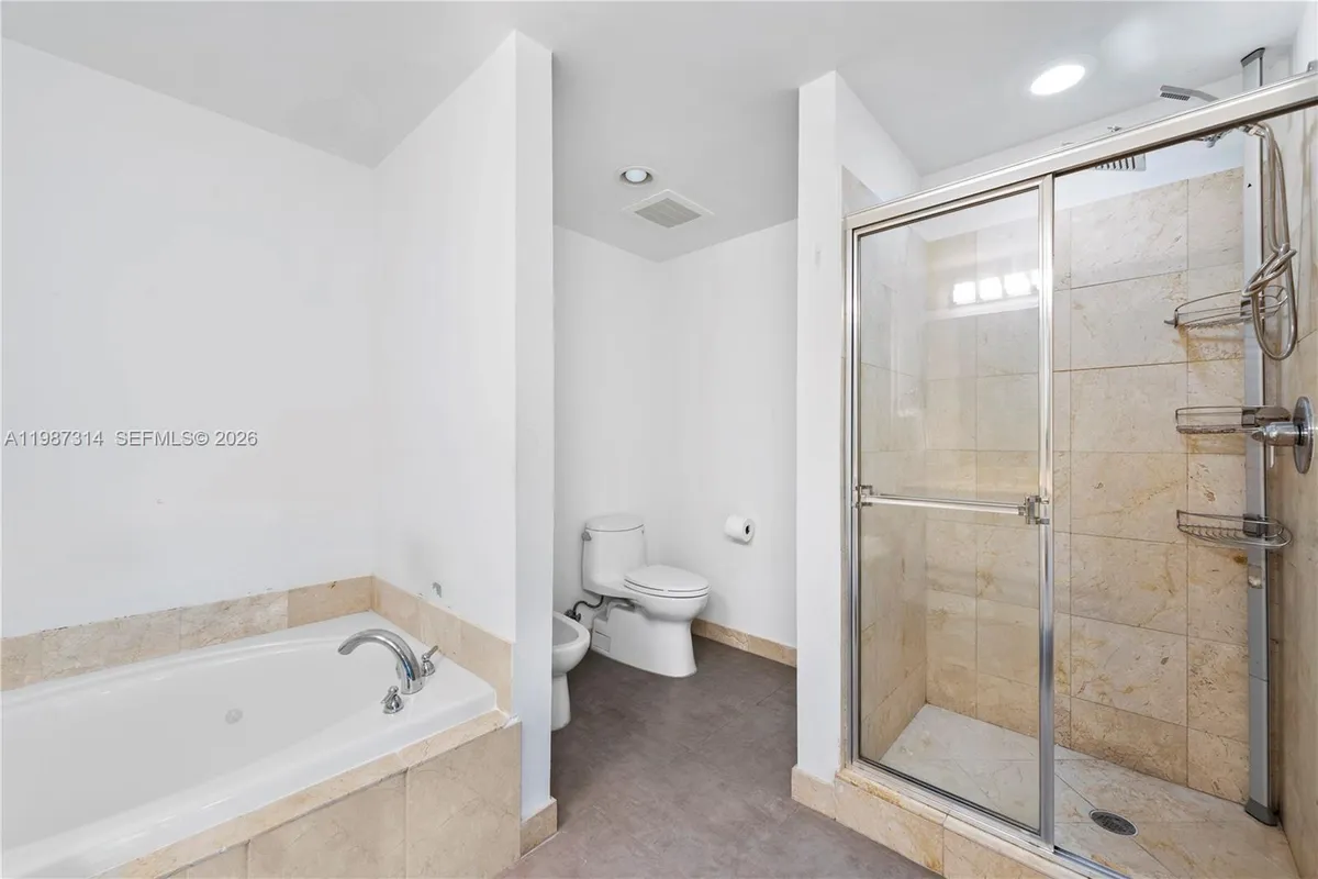 3330 NE 190th St # 1715, Aventura FL 33180