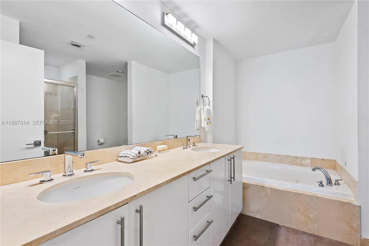 3330 NE 190th St # 1715, Aventura FL 33180