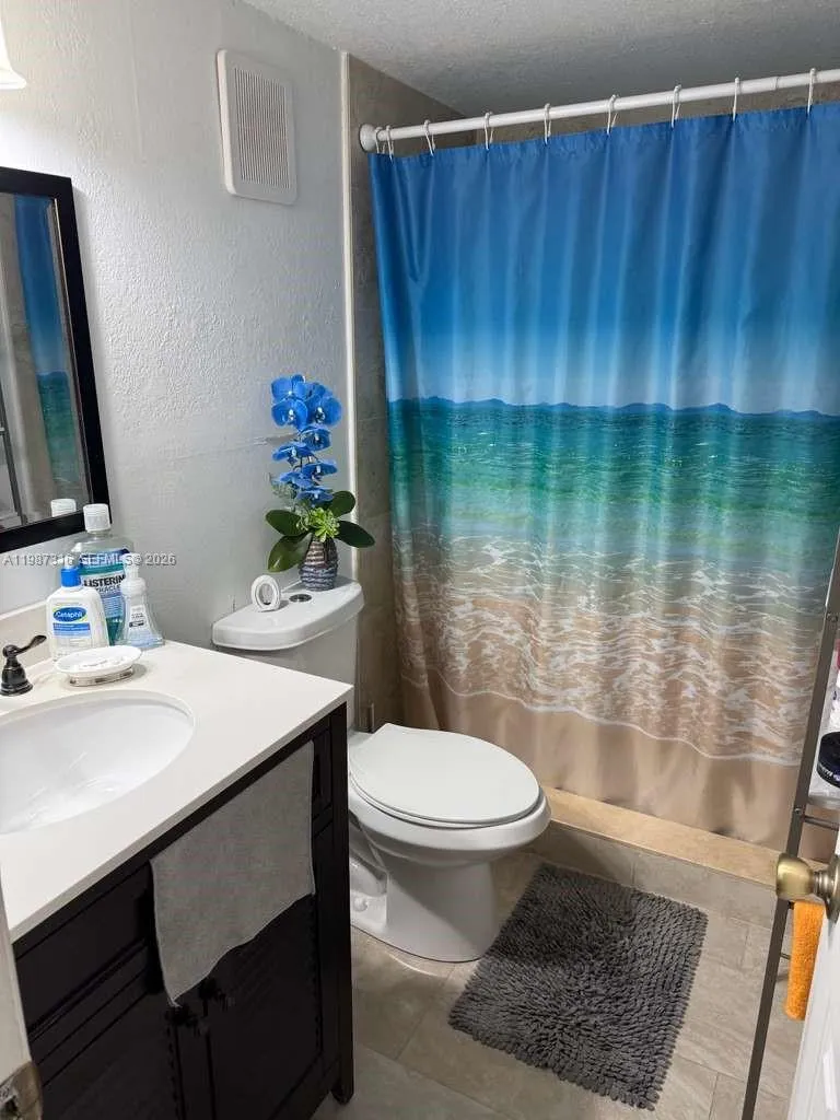 1900 W 68th St # A205, Hialeah FL 33014