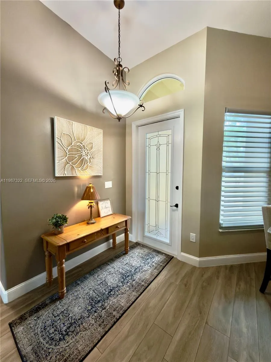 2319 NW 193rd Ave, Pembroke Pines FL 33029