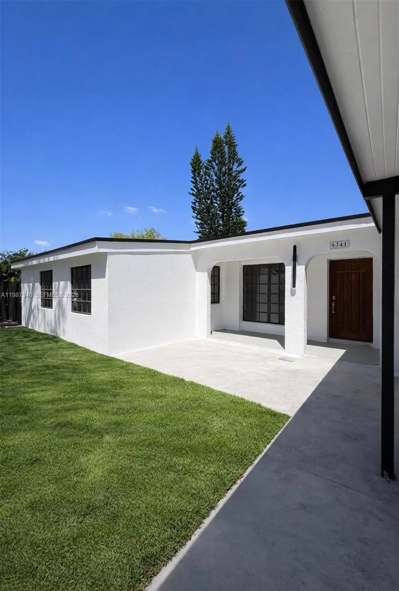 9341 Marine Dr, Cutler Bay FL 33189