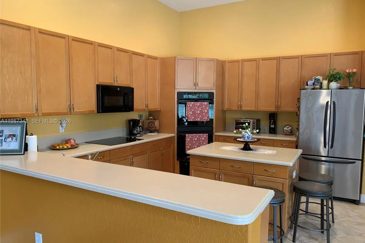 4723 SW 195th Way, Miramar FL 33029