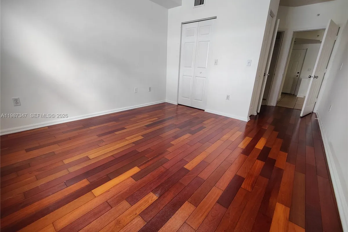 17100 N Bay Rd # 1305, Sunny Isles Beach FL 33160