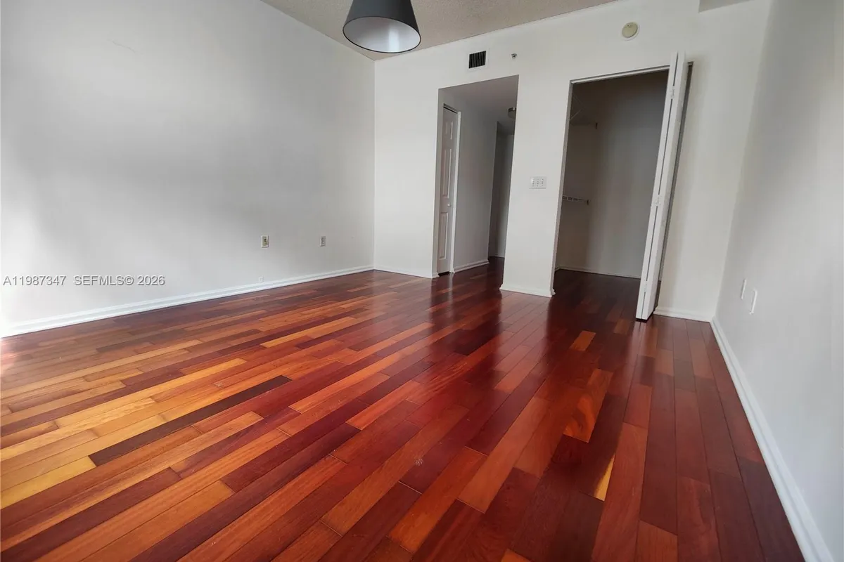 17100 N Bay Rd # 1305, Sunny Isles Beach FL 33160