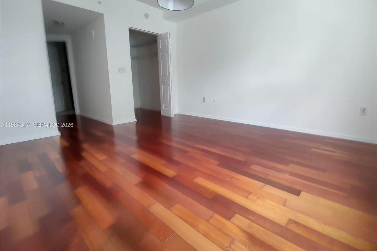 17100 N Bay Rd # 1305, Sunny Isles Beach FL 33160