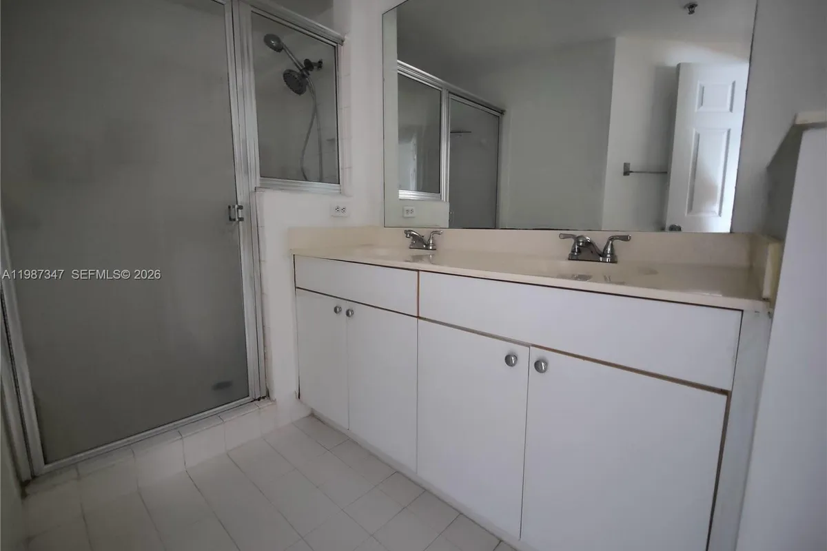 17100 N Bay Rd # 1305, Sunny Isles Beach FL 33160