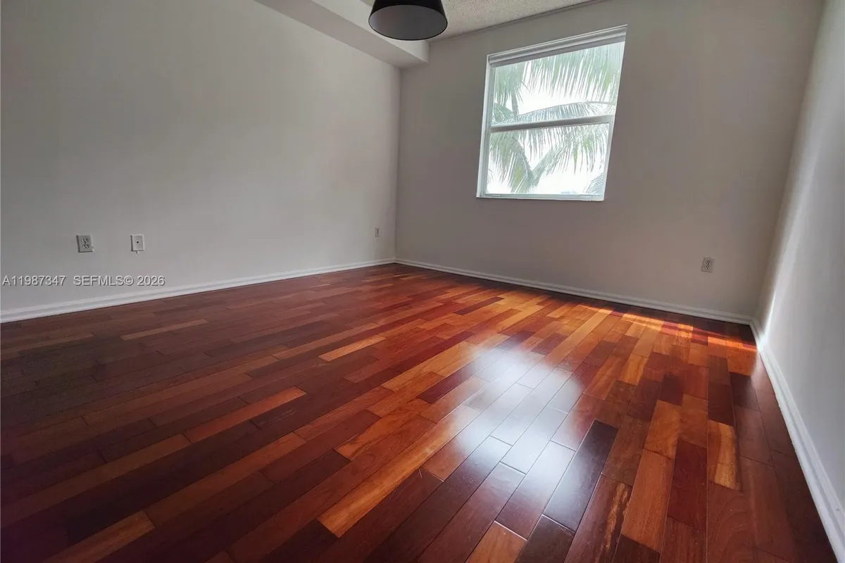 17100 N Bay Rd # 1305, Sunny Isles Beach FL 33160