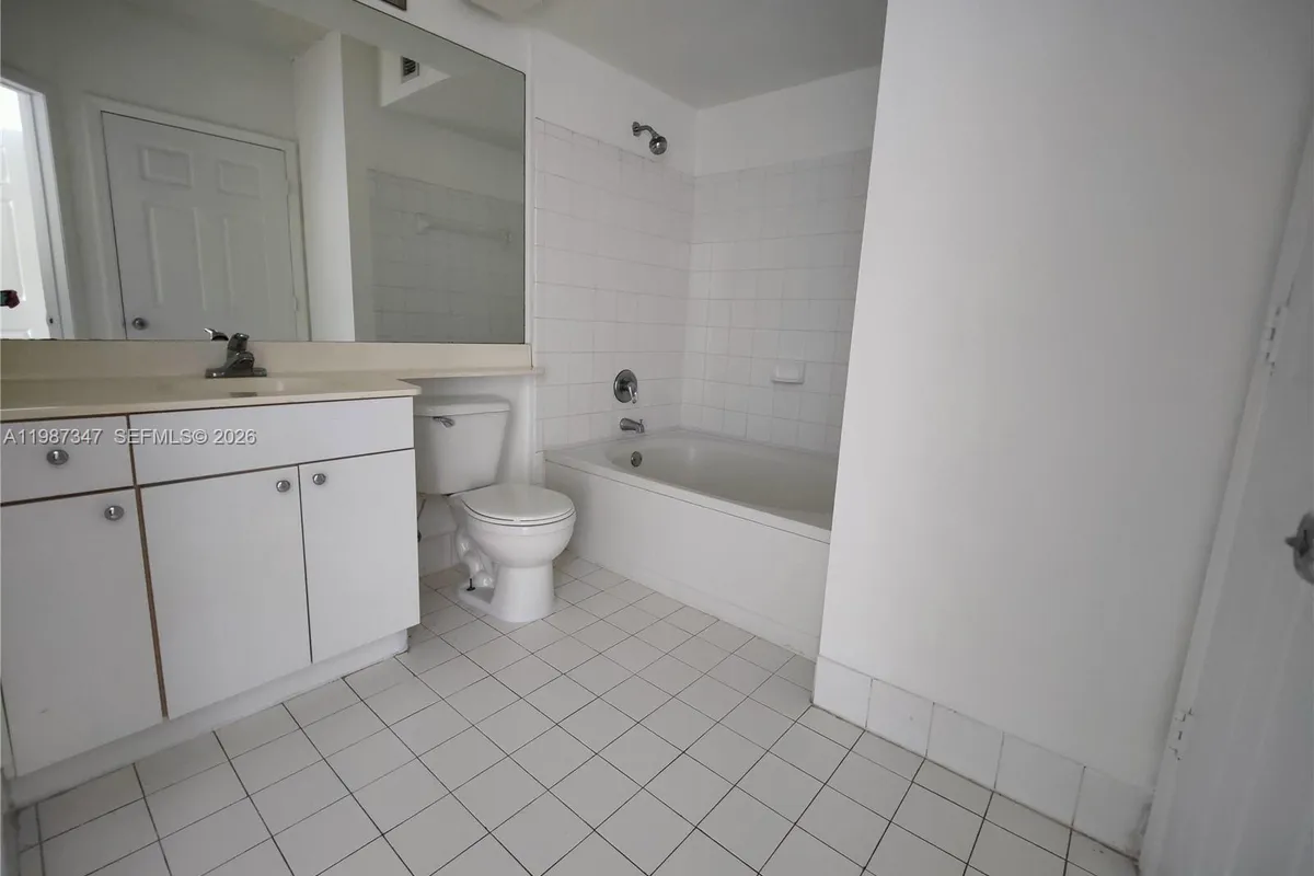 17100 N Bay Rd # 1305, Sunny Isles Beach FL 33160