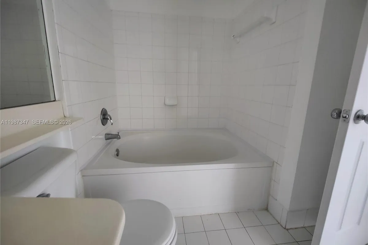 17100 N Bay Rd # 1305, Sunny Isles Beach FL 33160