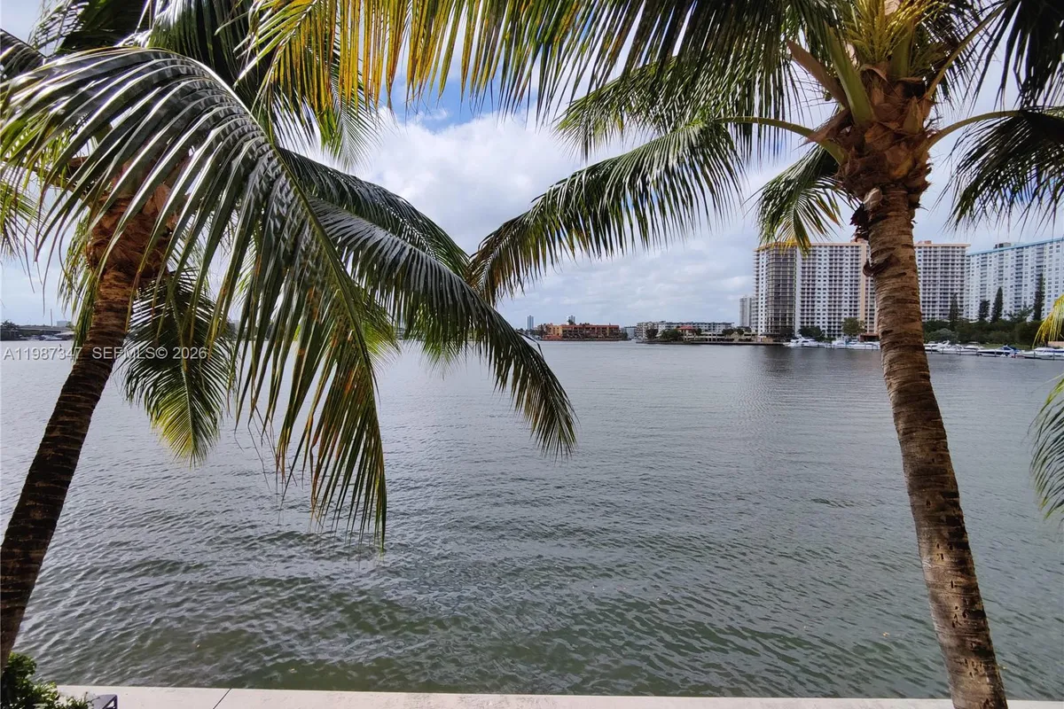 17100 N Bay Rd # 1305, Sunny Isles Beach FL 33160