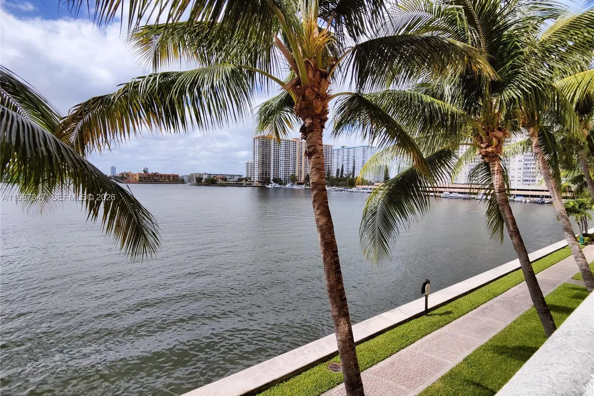 17100 N Bay Rd # 1305, Sunny Isles Beach FL 33160