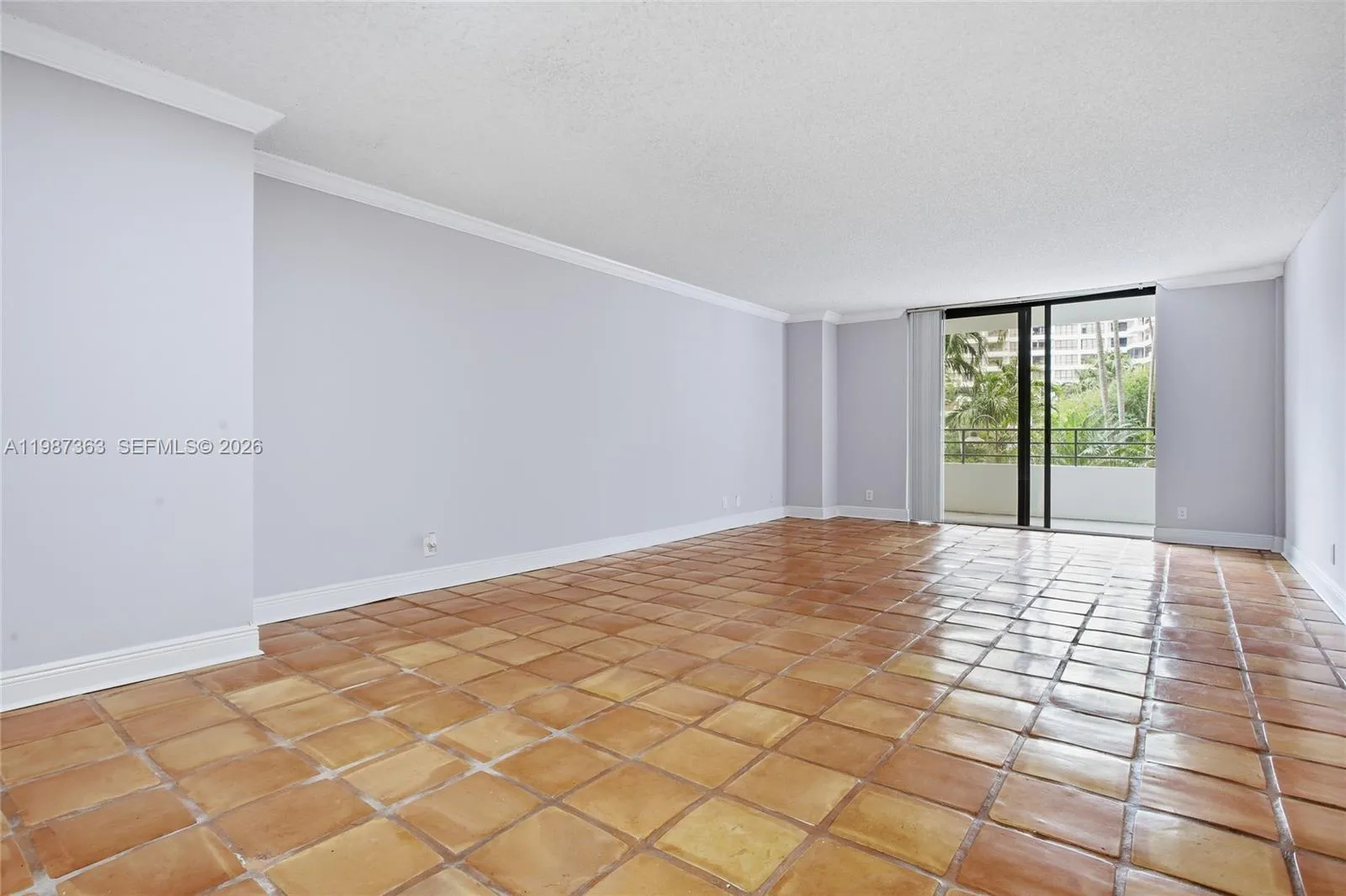 2500 Parkview Dr # 415, Hallandale Beach FL 33009