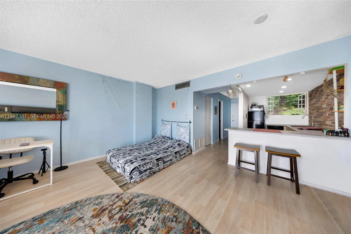 12500 NE 15th Ave # 312, North Miami FL 33161