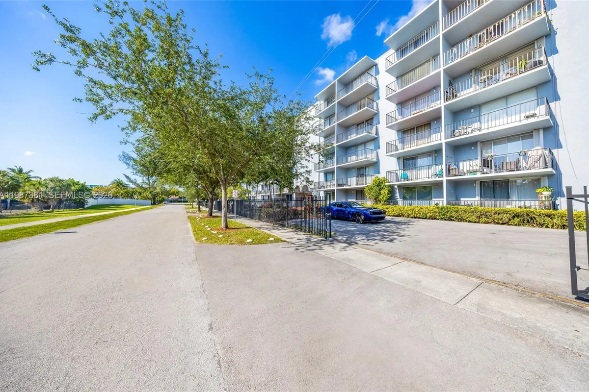 12500 NE 15th Ave # 312, North Miami FL 33161