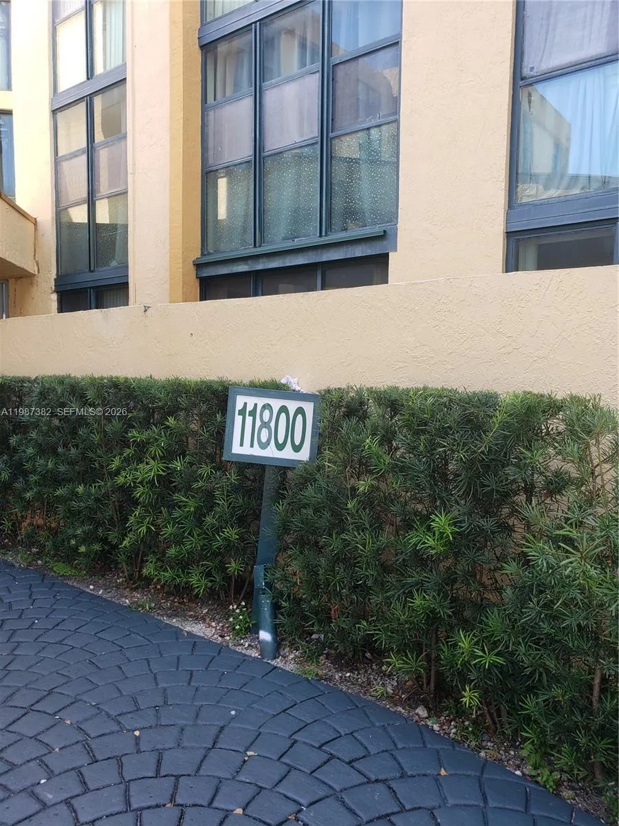 11800 SW 18th St # 4, Miami FL 33175