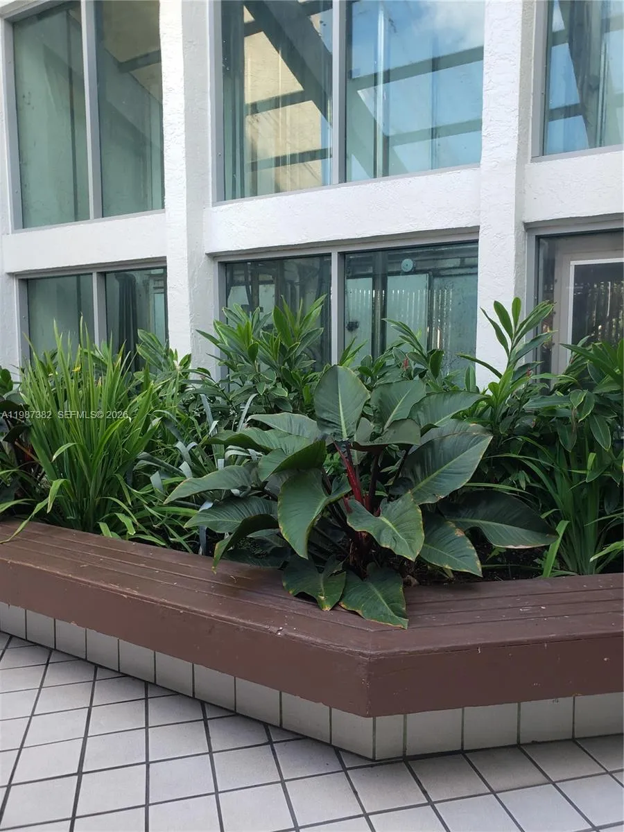 11800 SW 18th St # 4, Miami FL 33175