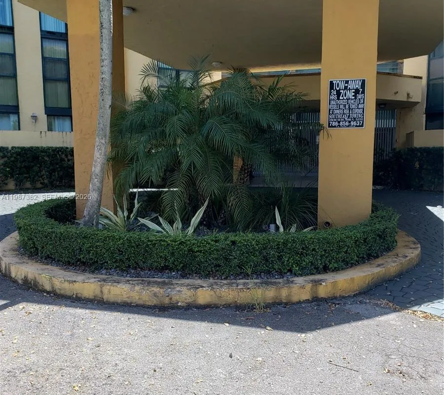 11800 SW 18th St # 4, Miami FL 33175